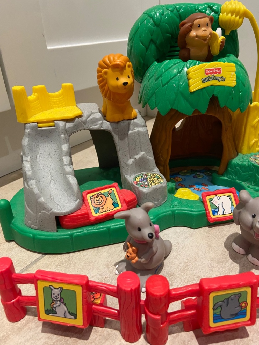 Fisher Price Little People Zoo Vintage Playset - Picture 4 of 6